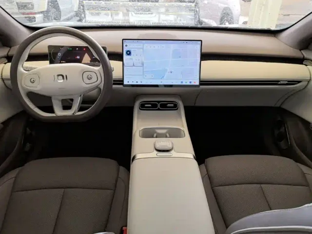 Changan Qiyuan A06 — Фото автомобиля 9