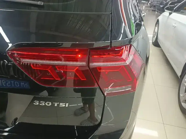 Volkswagen Tiguan L — Фото автомобиля 7