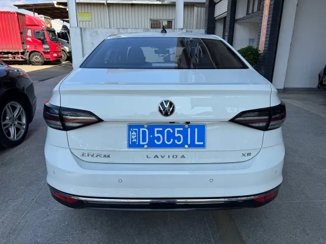 Volkswagen Lavida — Фото автомобиля 5