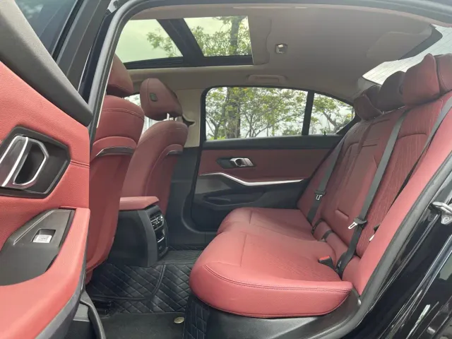 BMW 3 Series — Фото автомобиля 9