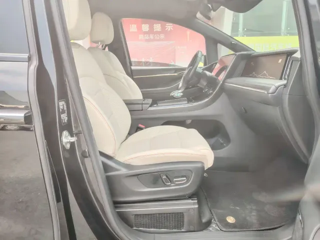 GAC Trumpchi M8 — Фото автомобиля 14