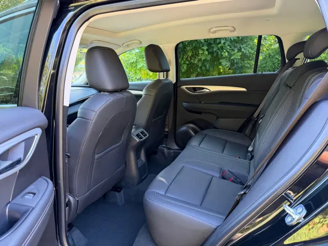Buick Envision Plus — Фото автомобиля 6