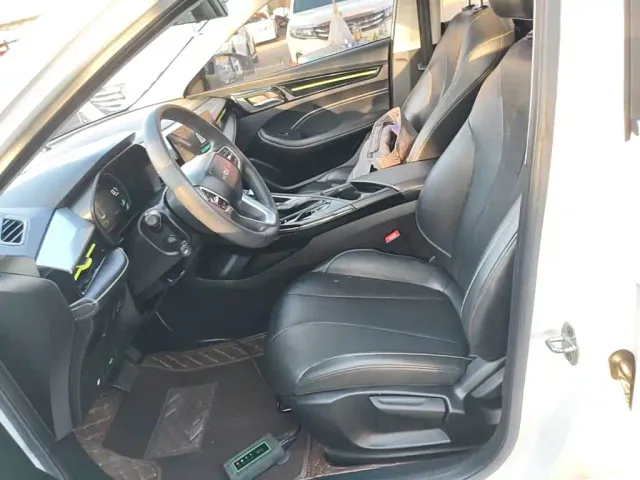 Roewe i5 — Фото автомобиля 14