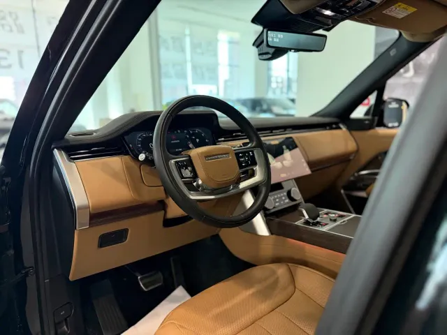 Land Rover Range Rover — Фото автомобиля 12