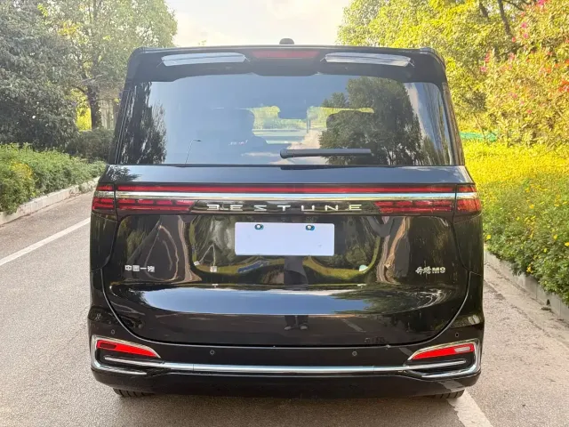 Bestune Besturn M9 — Фото автомобиля 4