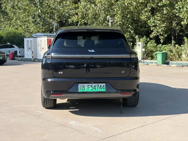 Li Auto L7 — Фото автомобиля 5