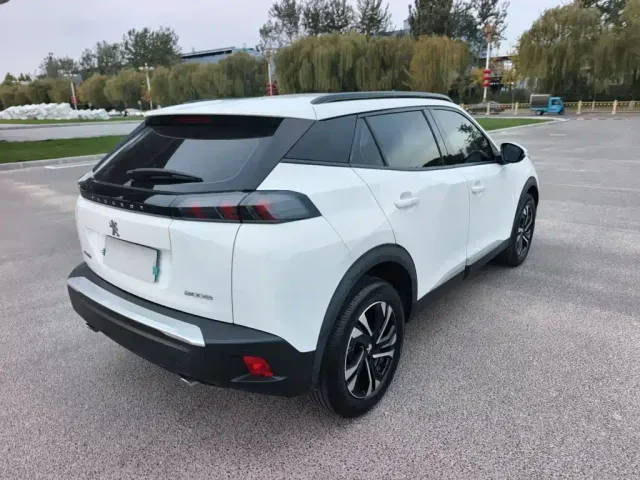 Peugeot 2008 — Фото автомобиля 6