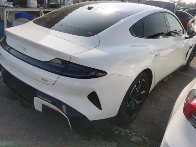 Xiaomi SU7 — Фото автомобиля 3