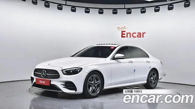 Фотография автомобиля — Mercedes-Benz E-Class