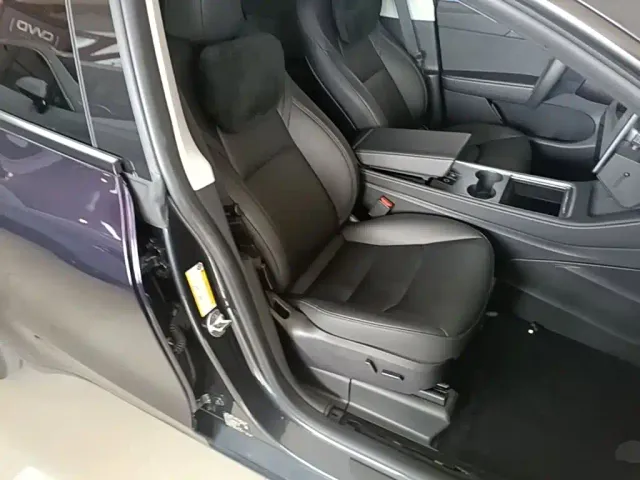 Tesla Model Y — Фото автомобиля 24