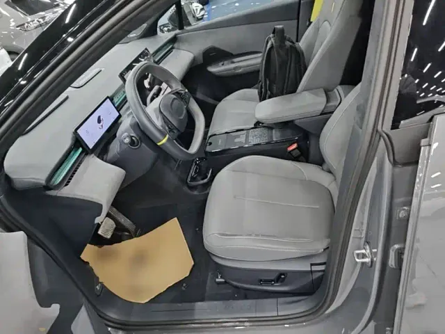 Lynk & Co Z20 — Фото автомобиля 14