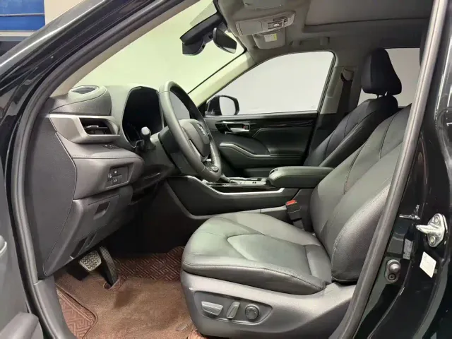 Toyota Highlander — Фото автомобиля 5