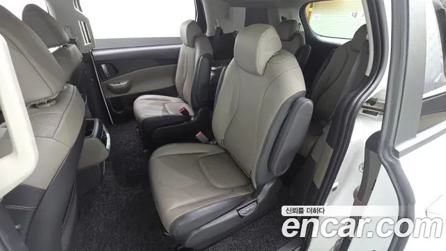 Kia Carnival Generation 4 — Фото автомобиля 17