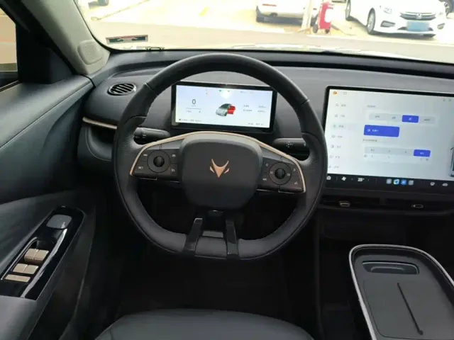 Arcfox T1 — Фото автомобиля 10