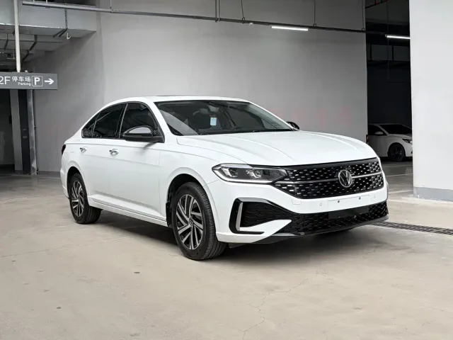 Volkswagen Lavida — Фото автомобиля 3