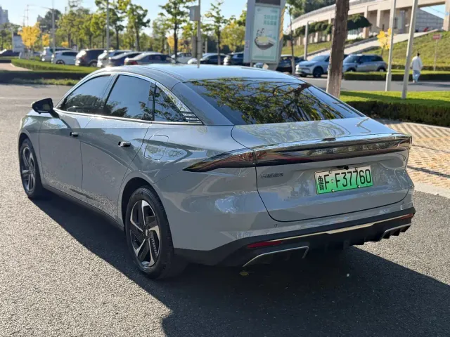 Geely Galaxy L6 — Фото автомобиля 4