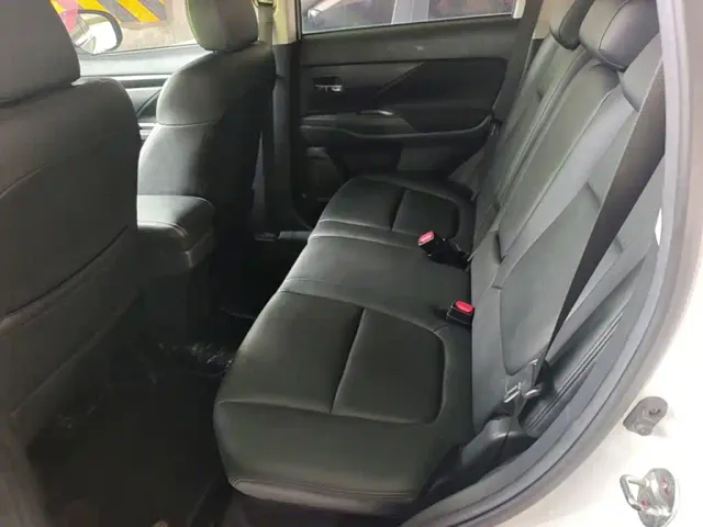 Mitsubishi Outlander — Фото автомобиля 16
