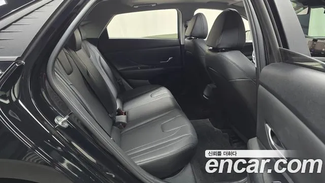 Hyundai AVANTE Avante (CN7) — Фото автомобиля 11