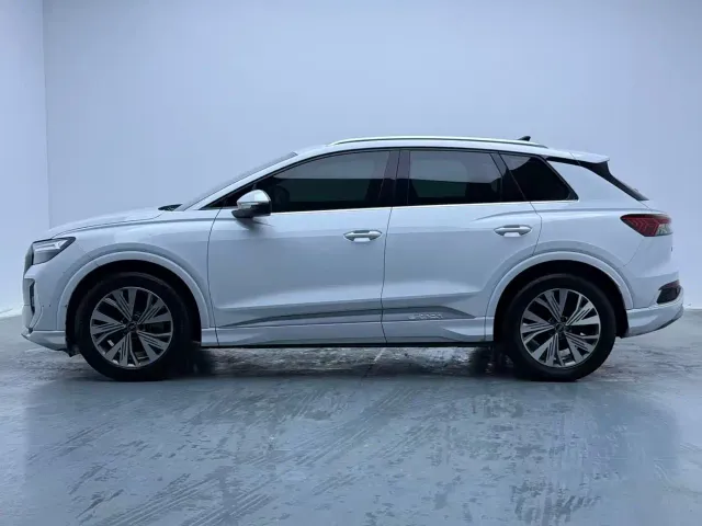 Audi Q4 e-tron — Фото автомобиля 7