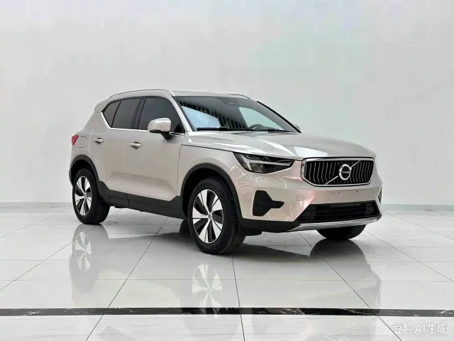 Volvo XC40 — Фото автомобиля 3