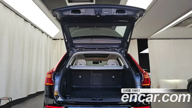 Volvo XC60 2nd Gen — Фото автомобиля 26
