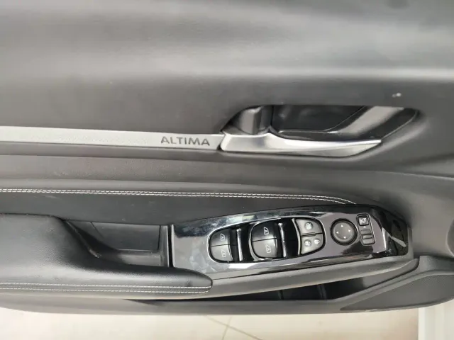 Nissan Teana — Фото автомобиля 12