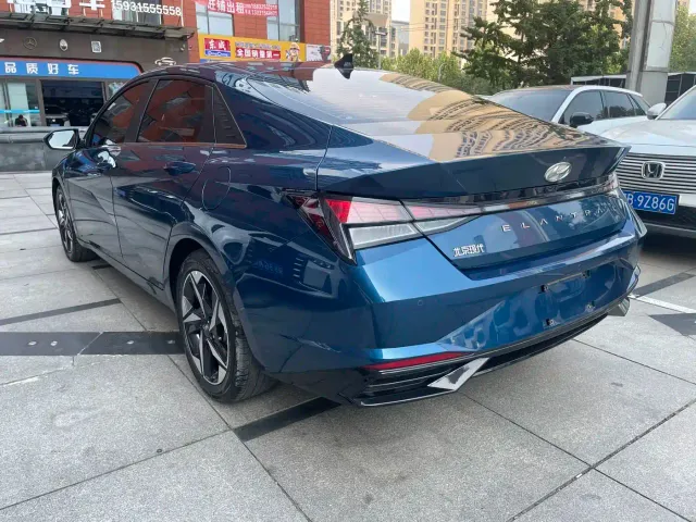 Hyundai Elantra — Фото автомобиля 6