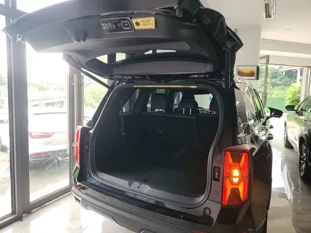 GAC Trumpchi GS8 — Фото автомобиля 18
