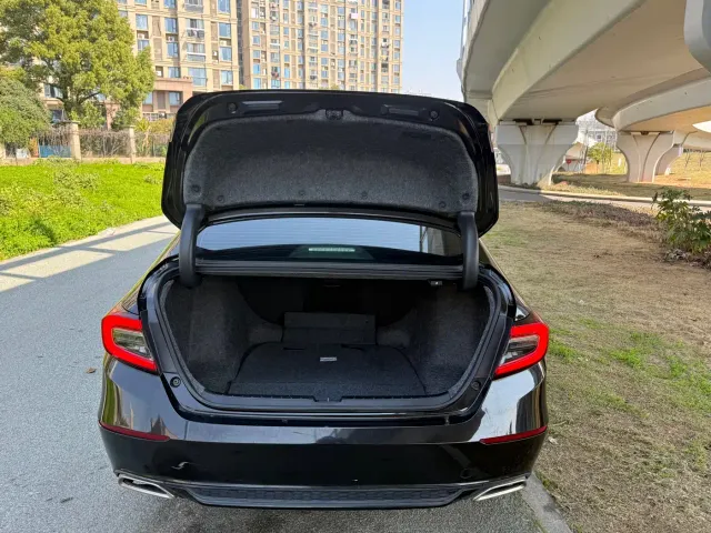 Honda Accord — Фото автомобиля 17