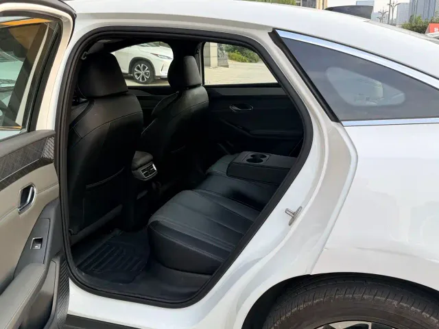BYD Qin L — Фото автомобиля 5