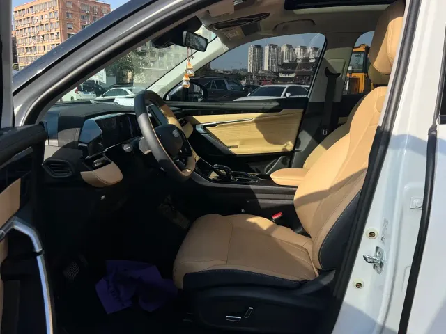 Geely Boyue L — Фото автомобиля 10