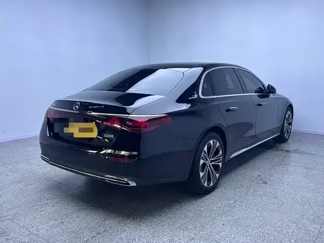 Mercedes-Benz E-Class — Фото автомобиля 6