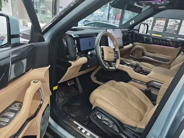 BYD FangChengBao Leopard 8 — Фото автомобиля 15