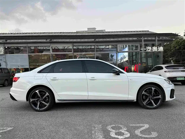 Audi A4L — Фото автомобиля 3