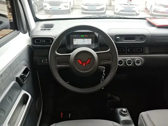 Wuling Zhiguang NEV — Фото автомобиля 10