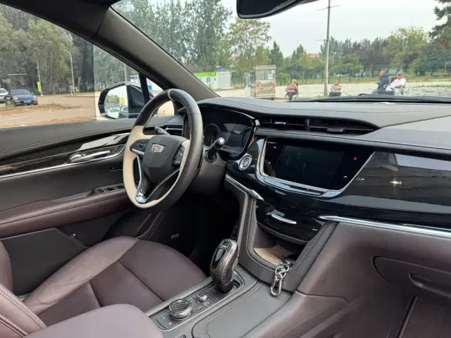 Cadillac Cadillac XT6 2022 2.0T 6-Seater 2WD Luxury Edition — Фото автомобиля 14