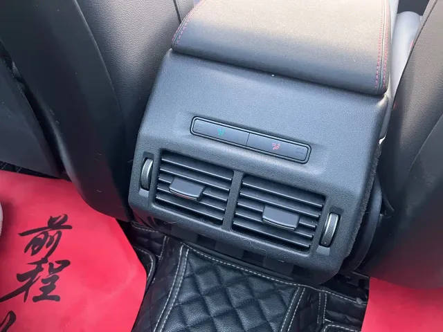 Land Rover Discovery Sport — Фото автомобиля 20
