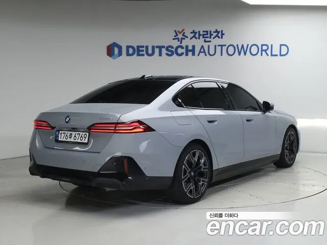 BMW 5 Series G60 — Фото автомобиля 2