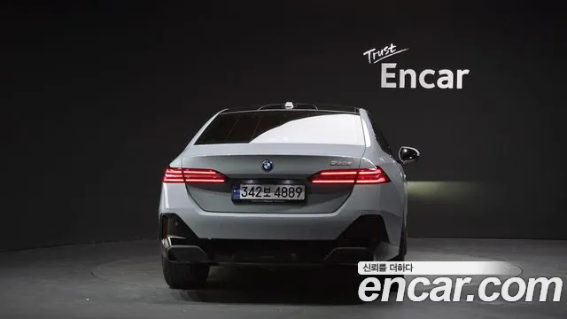 BMW 5 Series G60 — Фото автомобиля 4