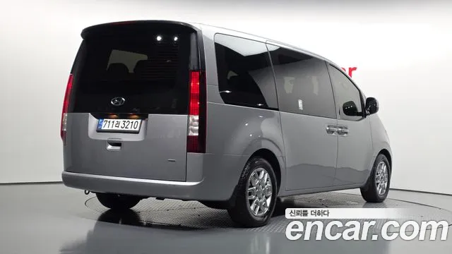 Hyundai Staria — Фото автомобиля 2
