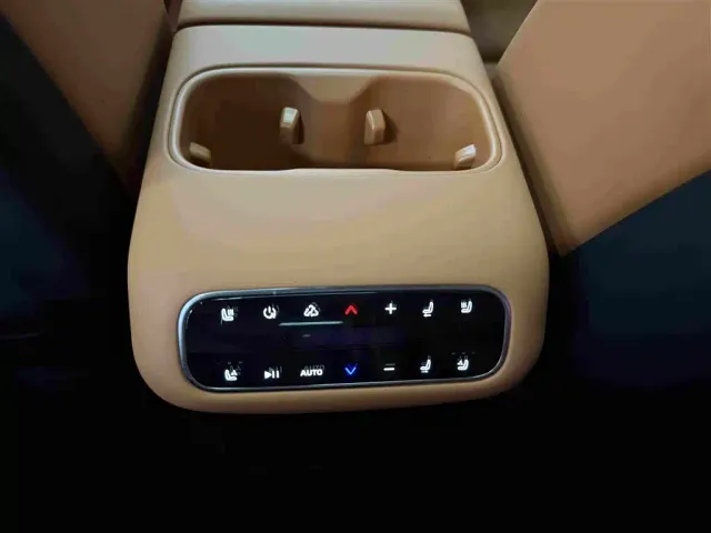 Leapmotor C16 — Фото автомобиля 15