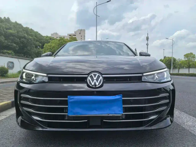 Volkswagen Passat — Фото автомобиля 2