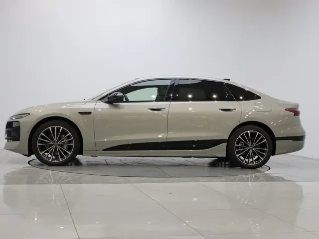 Audi A6L e-tron — Фото автомобиля 7
