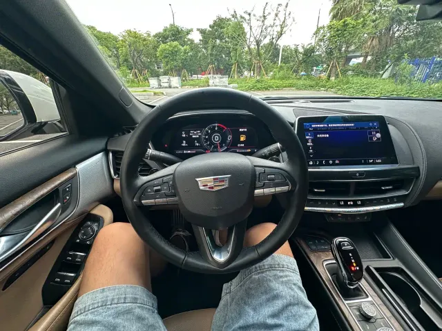 Cadillac CT5 — Фото автомобиля 14