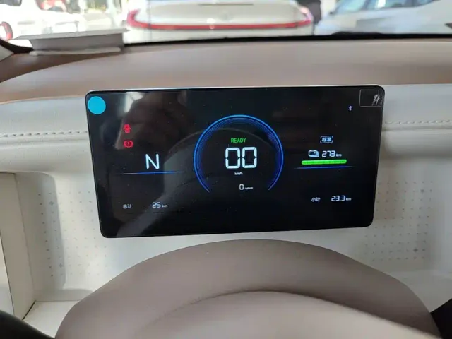 Wuling Hongguang Mini EV — Фото автомобиля 11