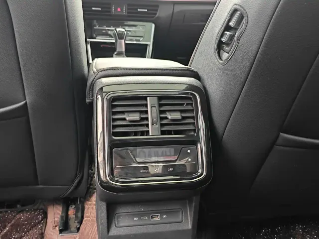 Volkswagen Passat — Фото автомобиля 15
