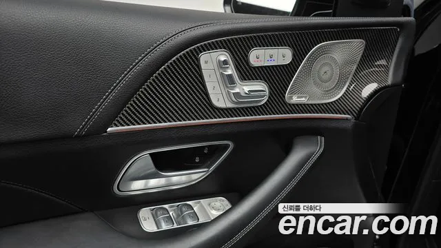 Mercedes-Benz GLE-Class — Фото автомобиля 24