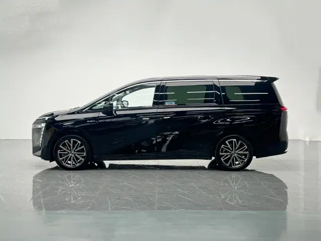 GAC Trumpchi E8 — Фото автомобиля 3