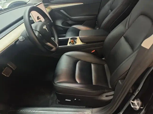 Tesla Model 3 — Фото автомобиля 14