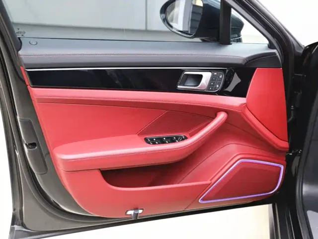 Porsche Panamera — Фото автомобиля 10
